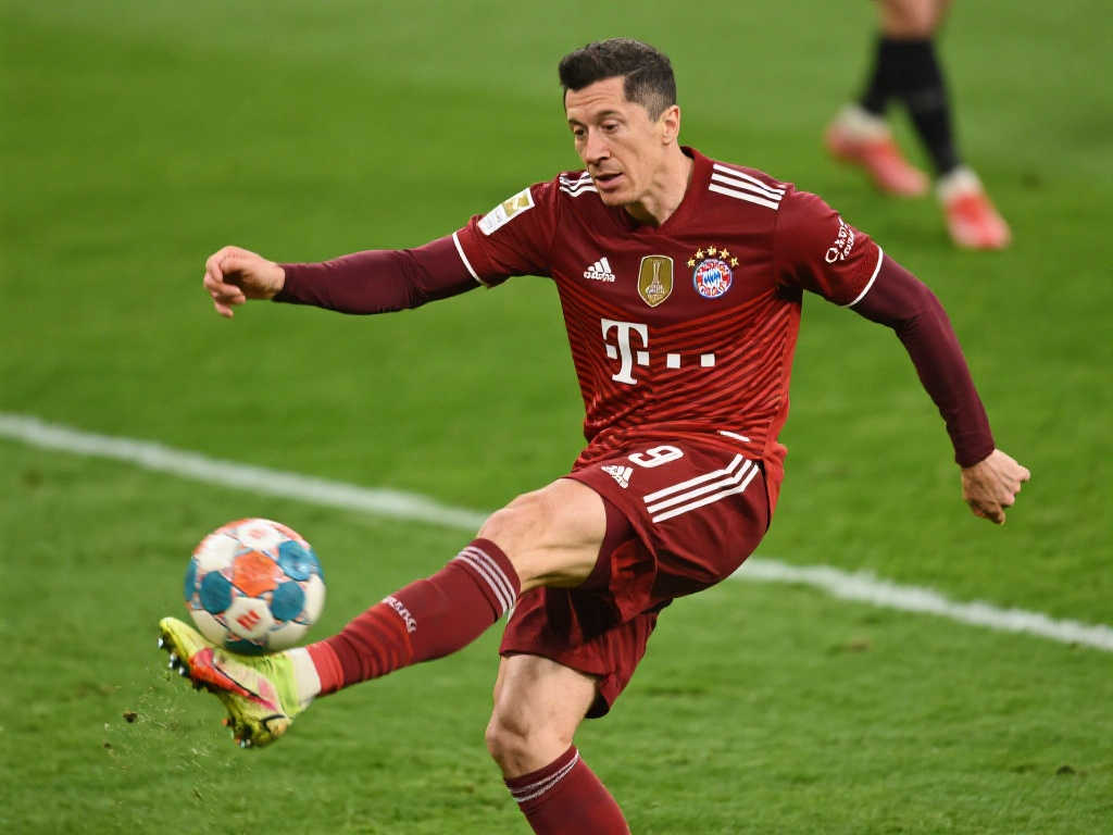 惊人条款!莱万下赛季出勤率不足55%,巴萨可提前解约 惊人条款!莱万下赛季出勤率不足55%,巴萨可提前解约